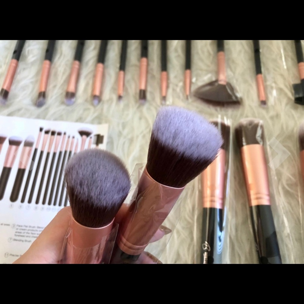 Makeup Brushes 16 PCs Makeup Brush Set - Picture 4 of 4